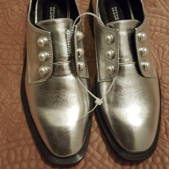 Design Lab Lord & Taylor Shoes - Metallic Sliver & Pearl Loafers